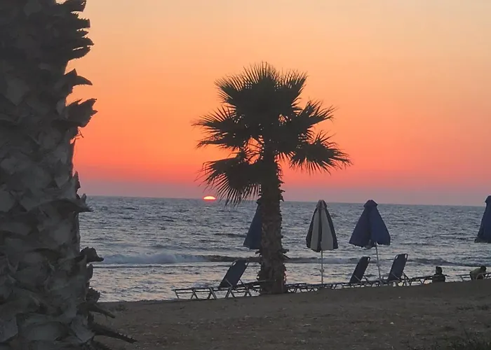 Lighthouse Pool Vila Paphos