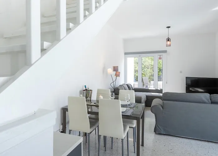 Lighthouse Pool וילה